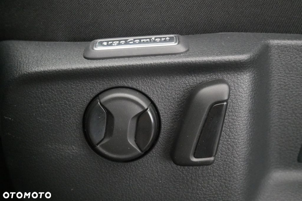 Volkswagen Passat 2.0 TSI Business DSG - 27