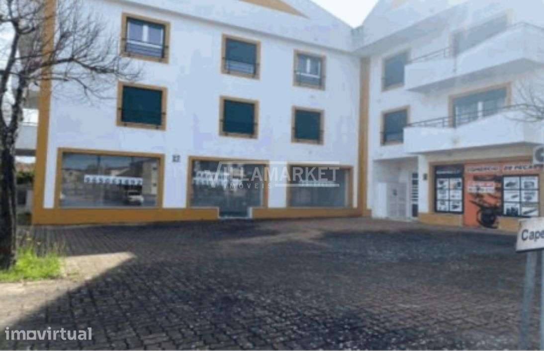 Conjunta de 2 lojas da banca interligadas totalizando 145 m2 situadas