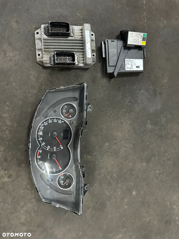 OPEL MERIVA A 1.7 ZESTAW STARTOWY 13236032 13144390