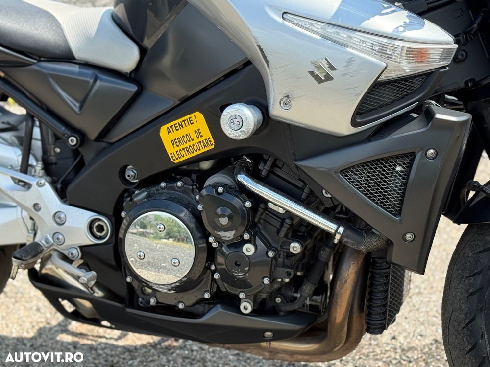 Suzuki GSX 1300 B-King - 9
