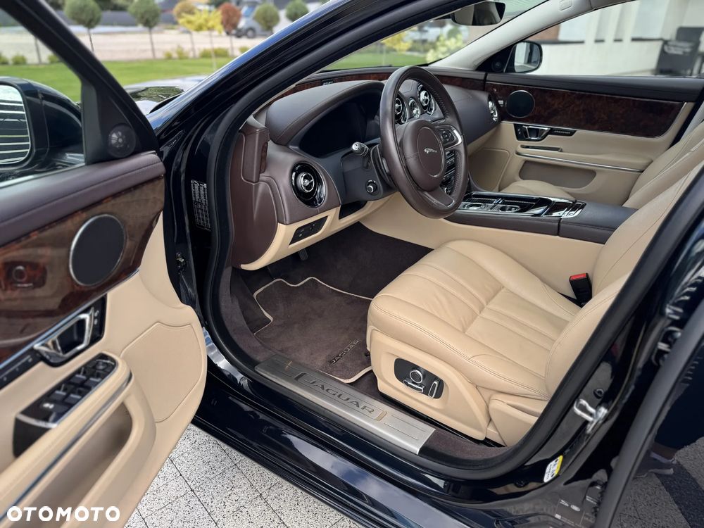 Jaguar XJ 3.0 V6 Premium Luxury - 28