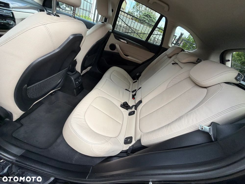 BMW X1 sDrive18i GPF xLine - 32