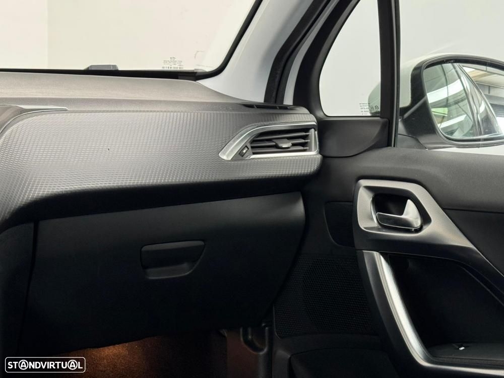 Peugeot 2008 - 24