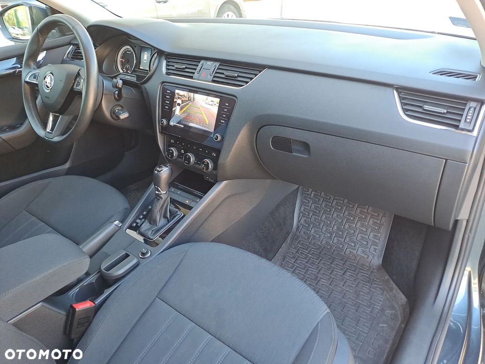 Skoda Octavia 2.0 TDI Style DSG - 11
