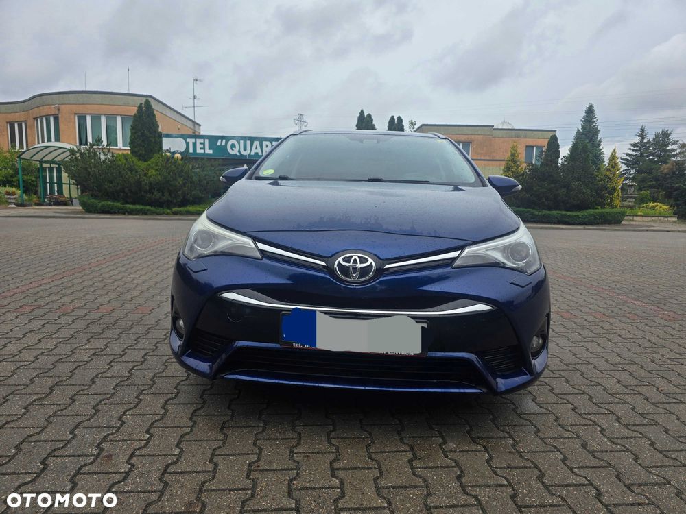 Toyota Avensis - 1