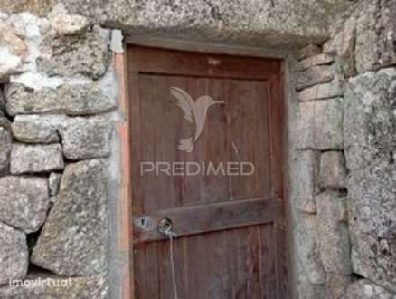 Moradia geminada em pedra granito p/ recuperar - Vila real - Grande imagem: 3/23