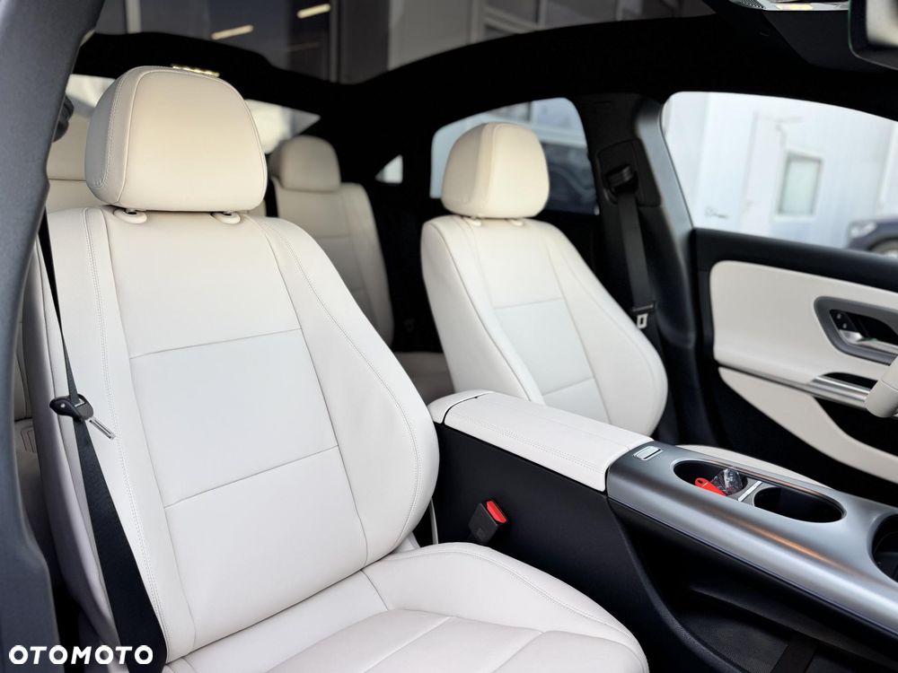 Mercedes-Benz CLA 200 mHEV 8G-DCT - 12