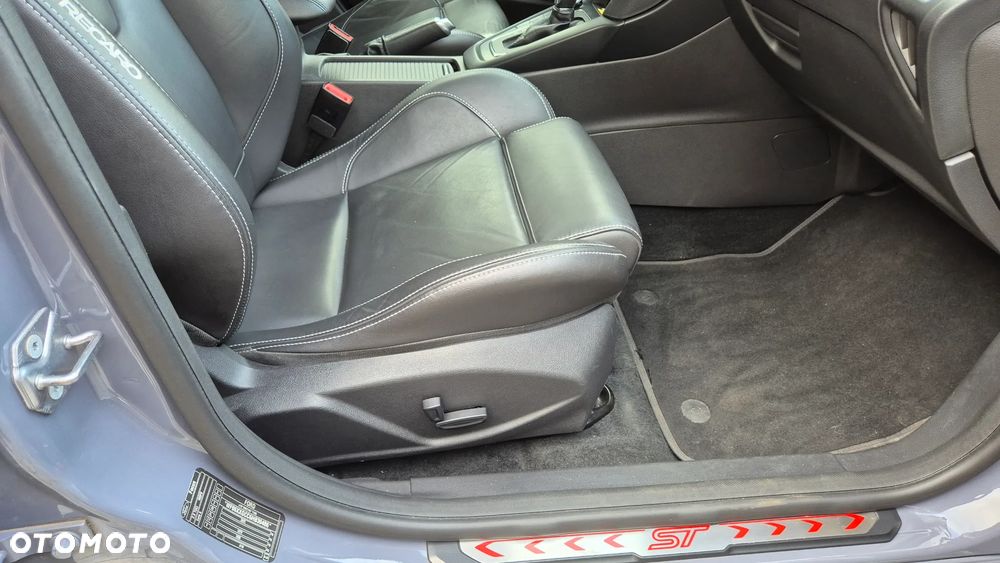 Ford Focus 2.0 TDCi ST PowerShift - 15