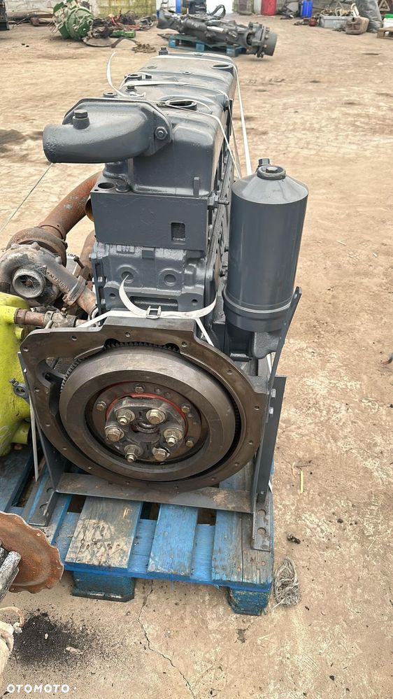 Mercedes OM352 claas Dominator silnik słupek części Głowica - 1