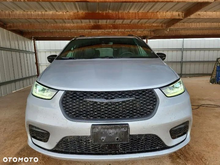 Chrysler Pacifica - 5