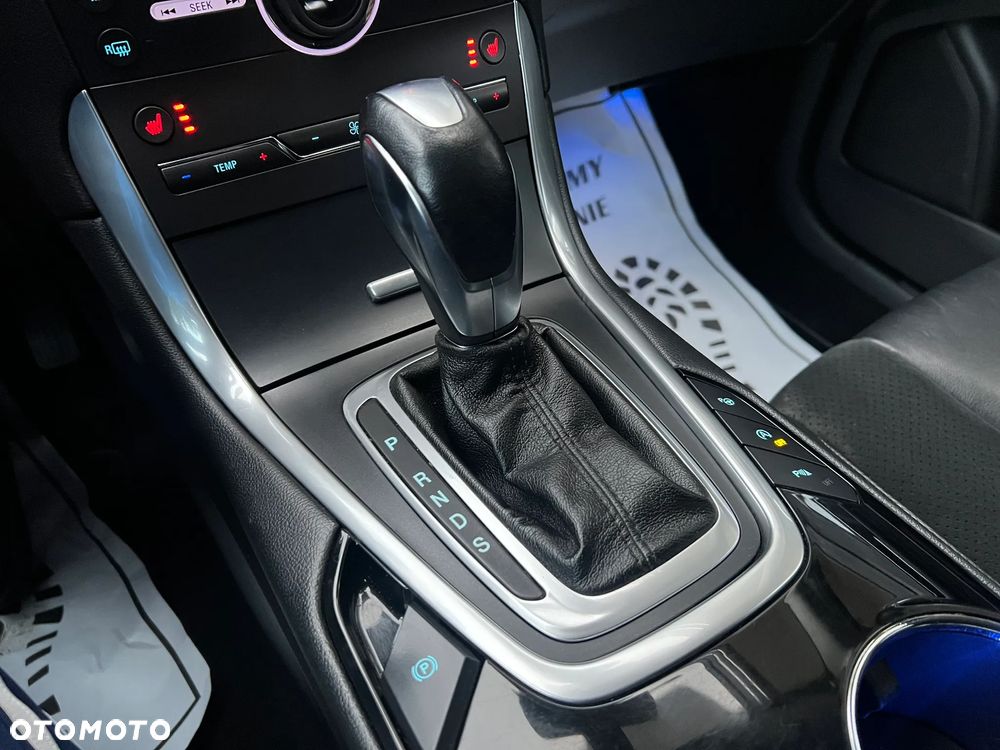 Ford S-Max ver-2-0-tdci-4wd-titanium-powershift - 28