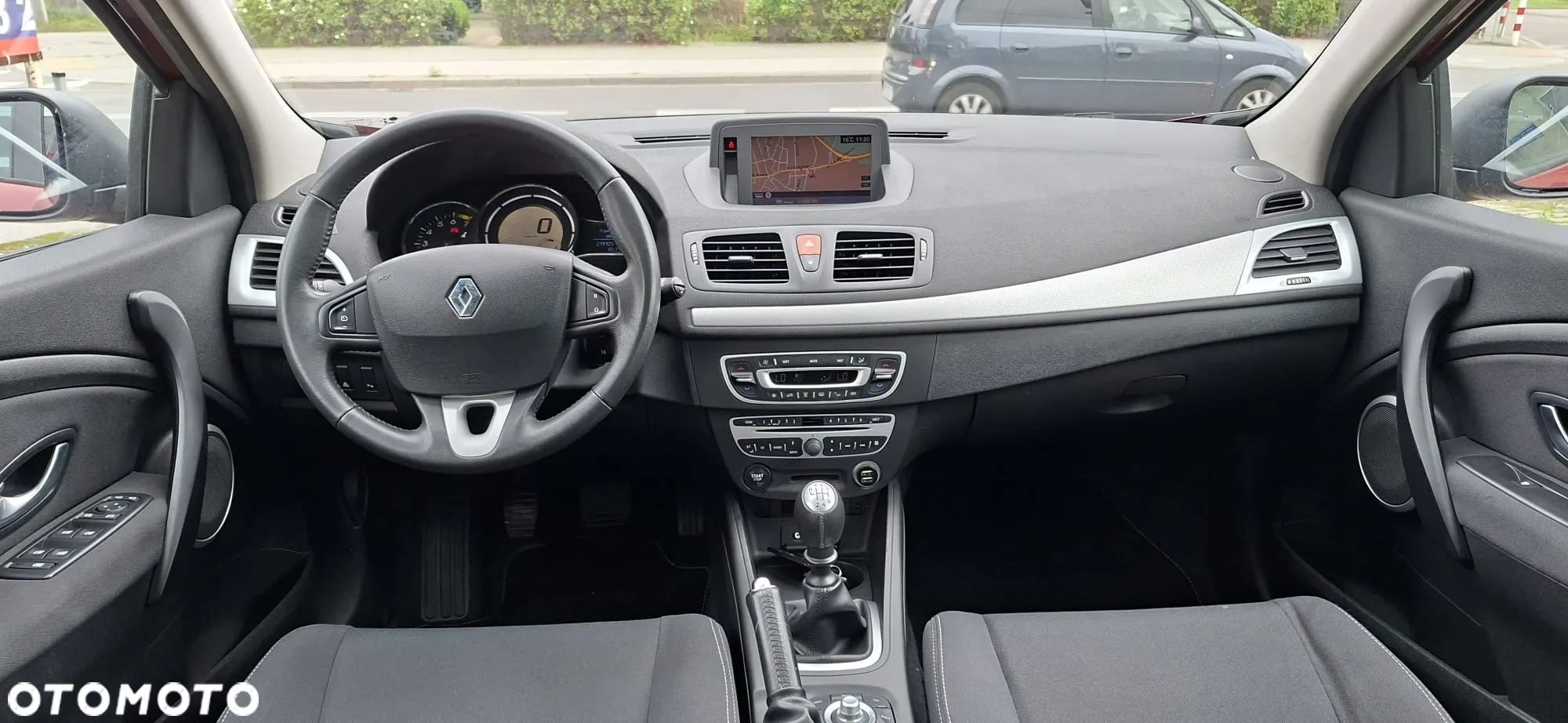 Renault Megane TCe 180 GT - 13