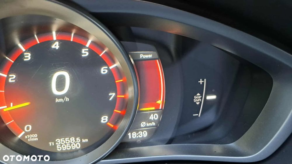 Volvo V40 T2 Momentum - 12