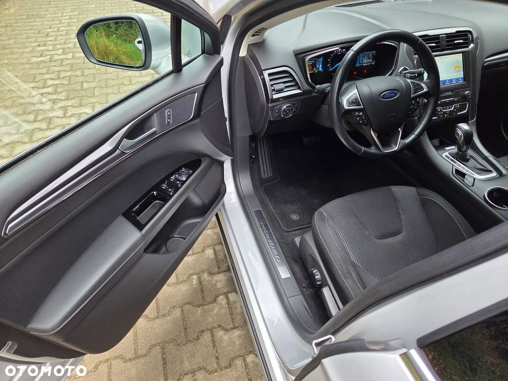 Ford Mondeo 2.0 Hybrid Titanium - 16