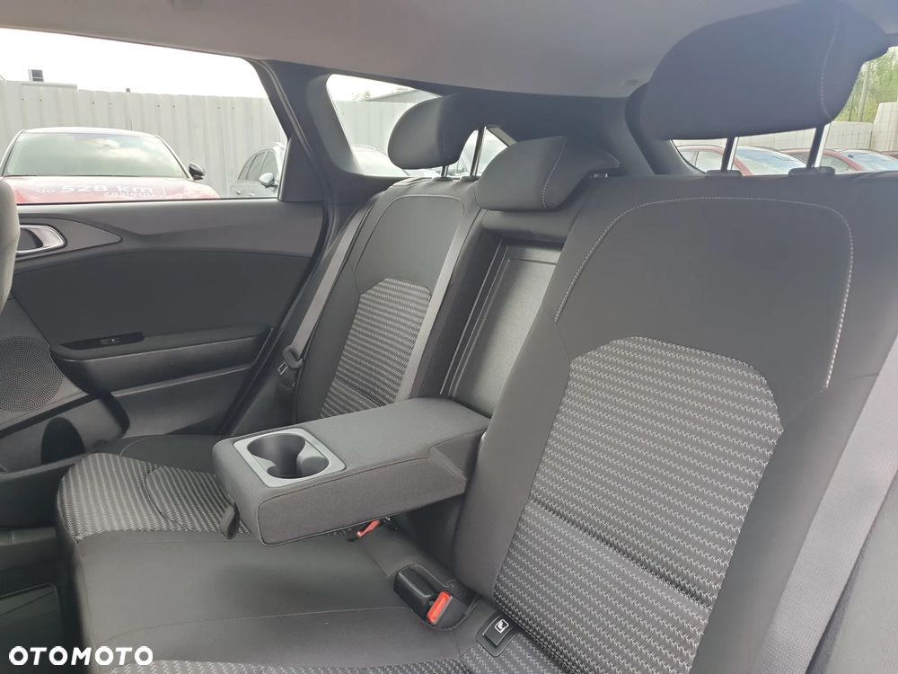 Kia Ceed 1.5 T-GDI M - 17