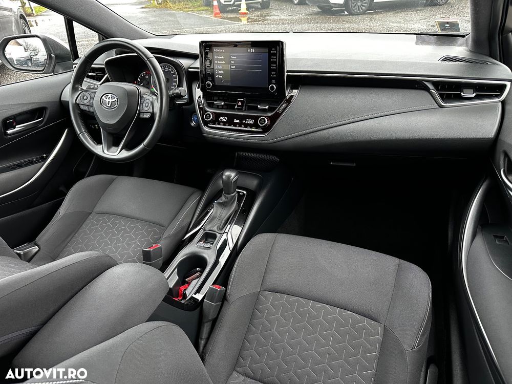 Toyota Corolla 1.8 Hybrid Comfort - 24