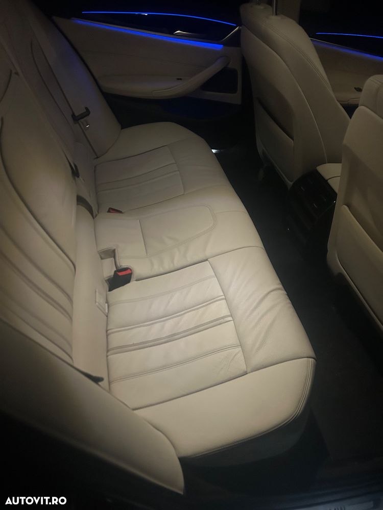 BMW Seria 5 520d xDrive AT MHEV - 15