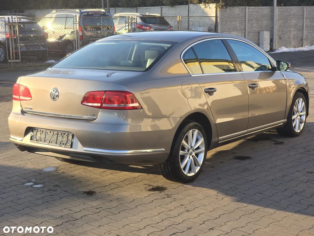 Volkswagen Passat 1.6 TDI BlueMotion Technology Highline - 4