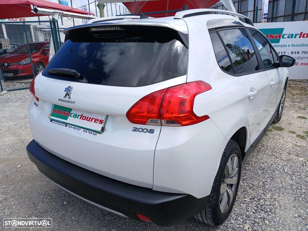 Peugeot 2008 1.2 PureTech Style - 8