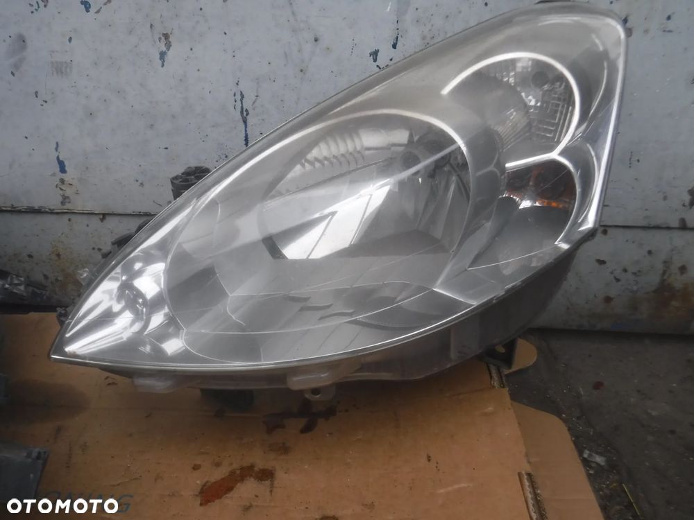 Peugeot Partner II  lampa przod lewa prawa EUROPA - 3
