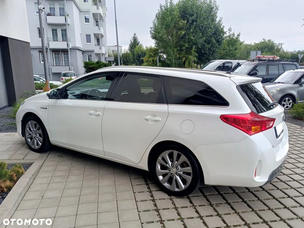 Toyota Auris 1.8 HSD Luna - 4