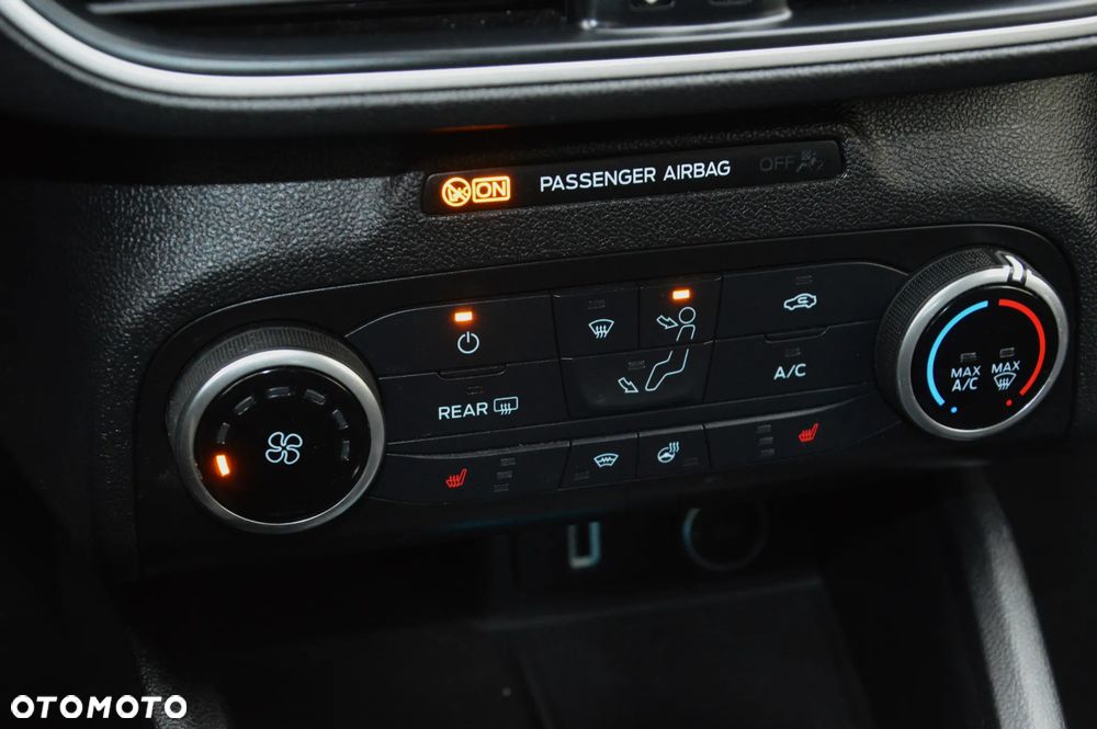 Ford Focus - 25