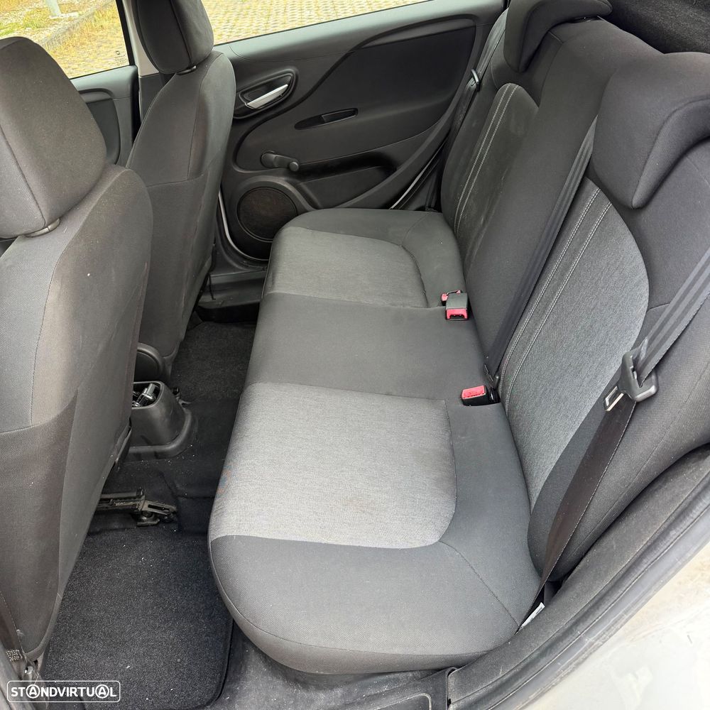 Fiat Punto 1.2 Lounge S&S - 8