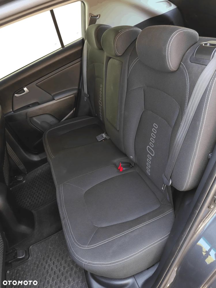 Kia Sportage 2.0 L - 6