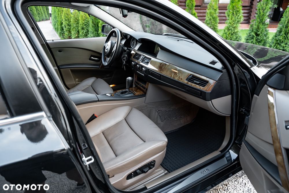 BMW Seria 5 530i - 22