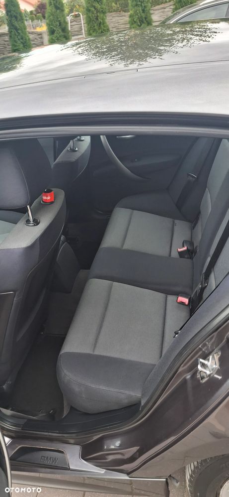 BMW Seria 1 120d - 8