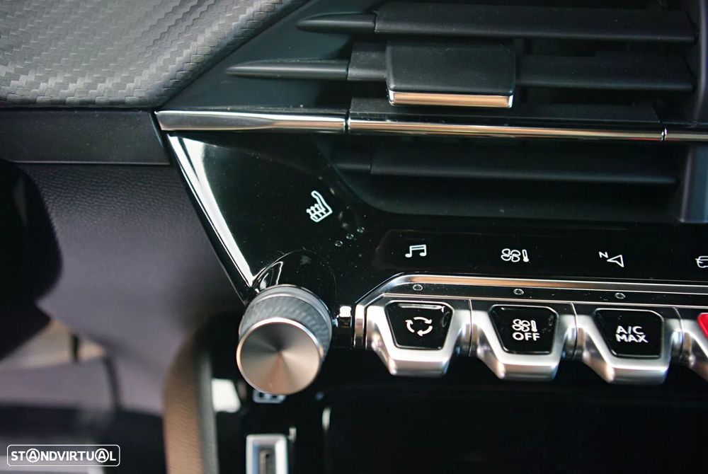 Peugeot 2008 1.2 PureTech GT Line EAT8 - 34