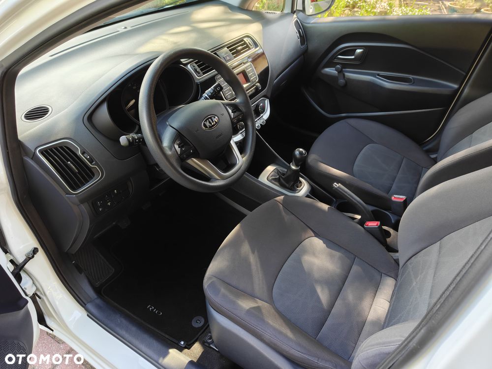 Kia Rio - 22