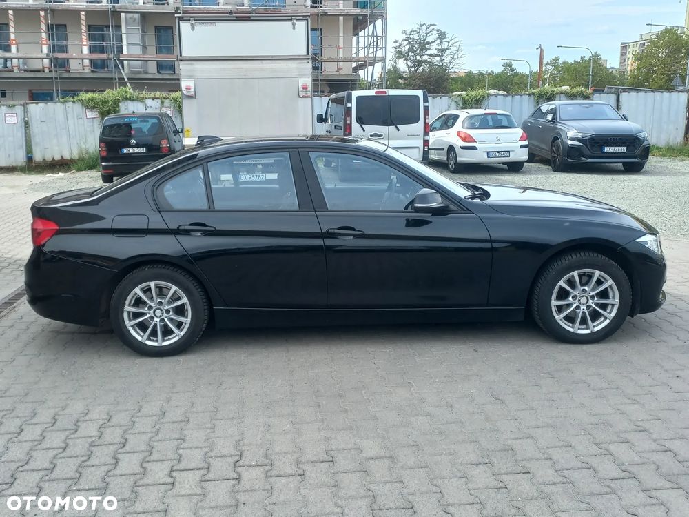 BMW Seria 3 318i - 6