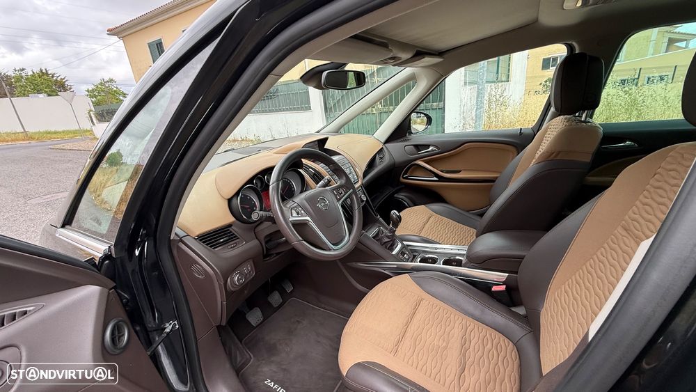 Opel Zafira 1.6 CDTi Executive - 24