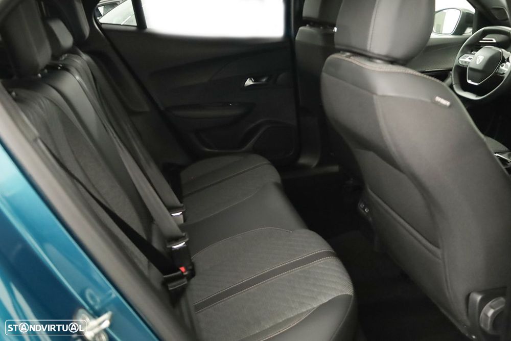 Peugeot 2008 1.2 PureTech Allure - 22