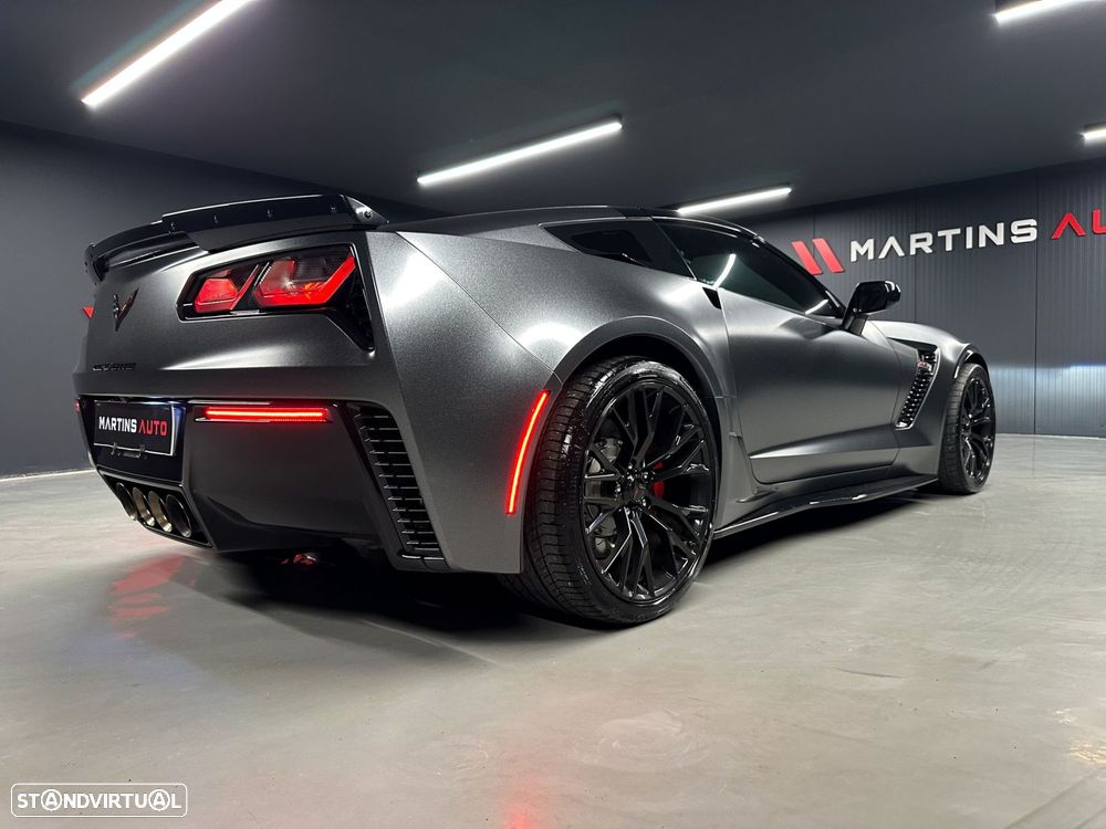 Chevrolet Corvette - 19