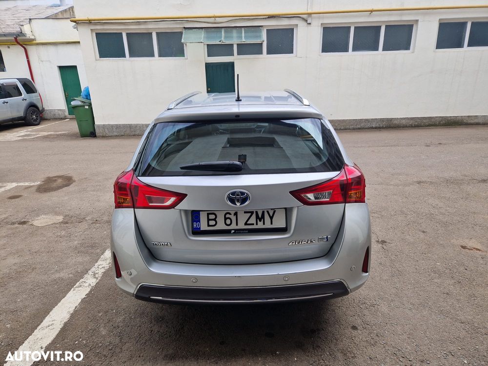 Toyota Auris 1.8 L VVT-i HSD Luna - 7