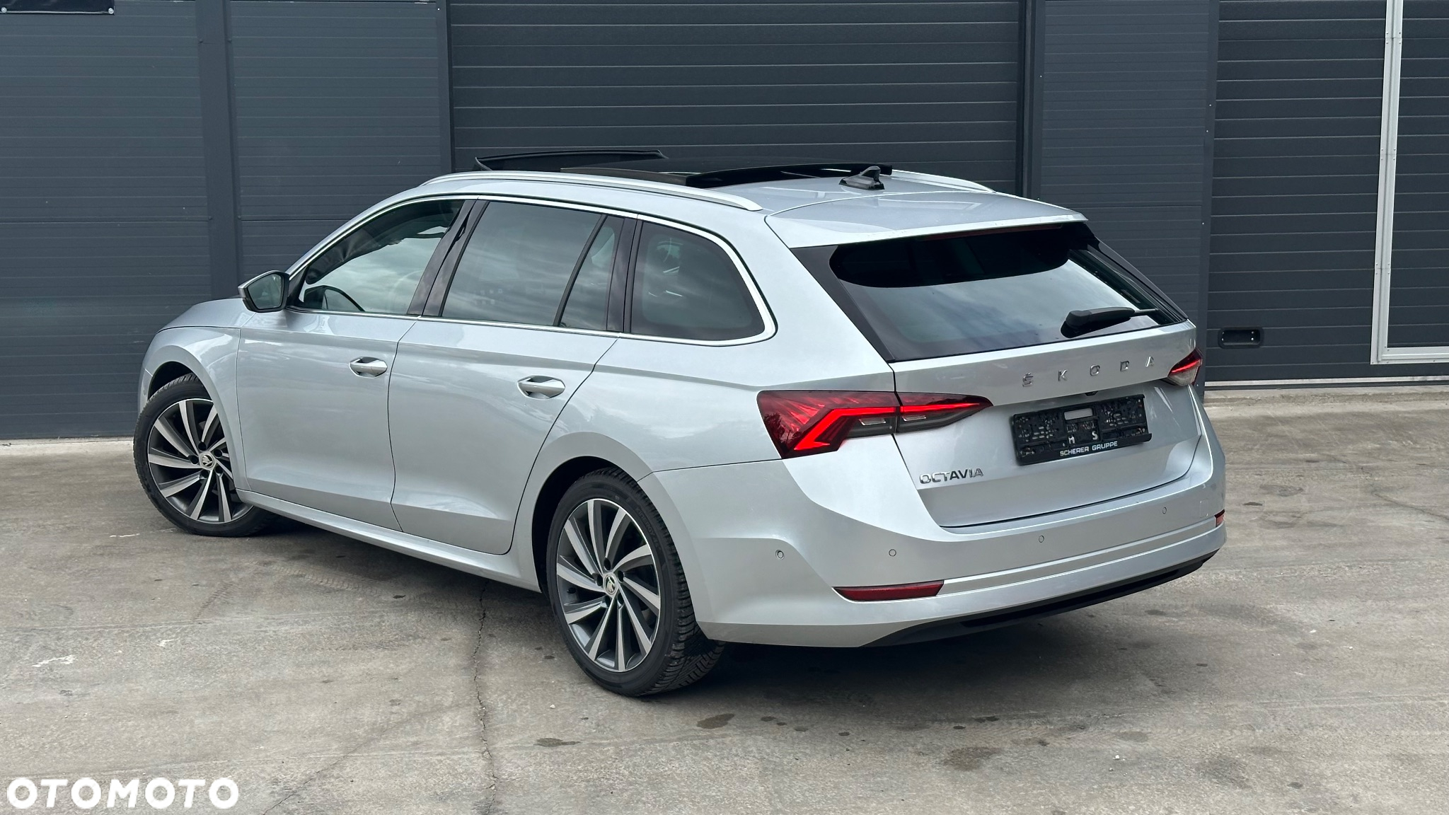 Skoda Octavia Combi 2.0 TDI DSG Exclusive Plus - 5