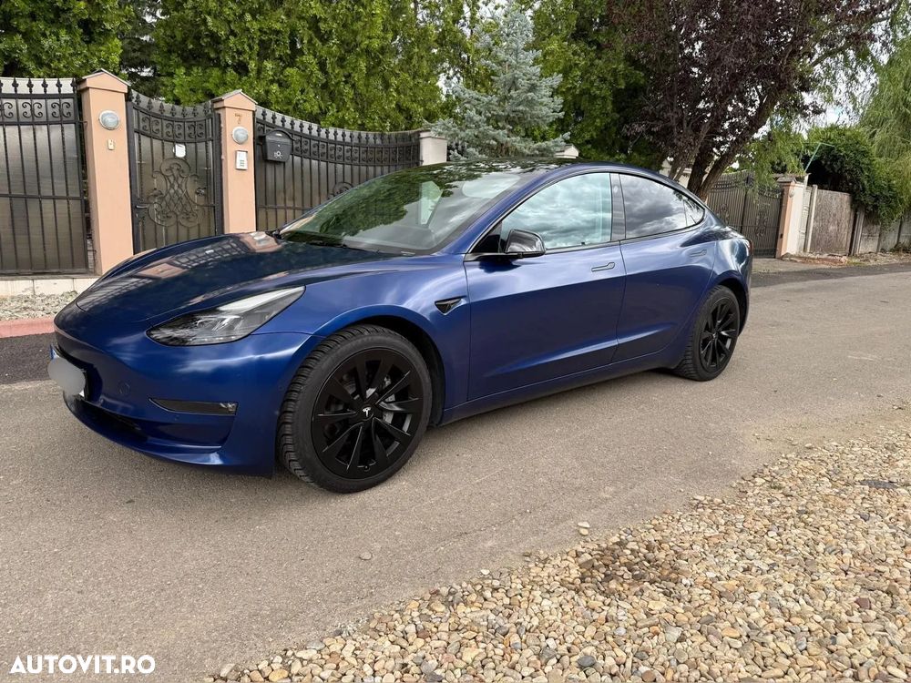 Tesla Model 3 - 1