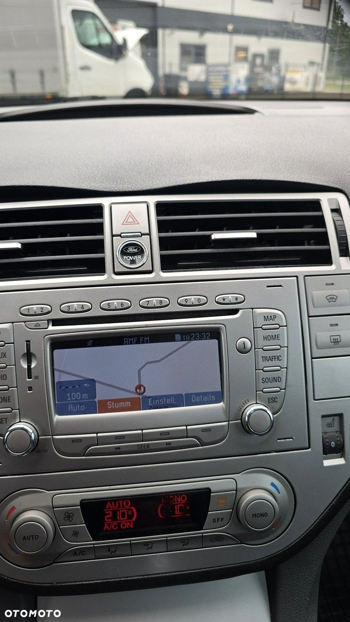Ford Kuga - 19