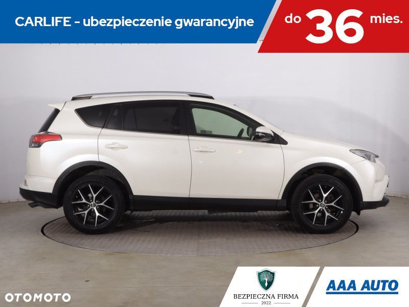 Toyota RAV4 - 8