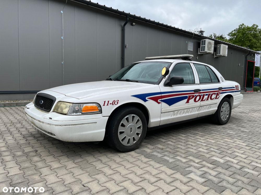Ford Crown - 1