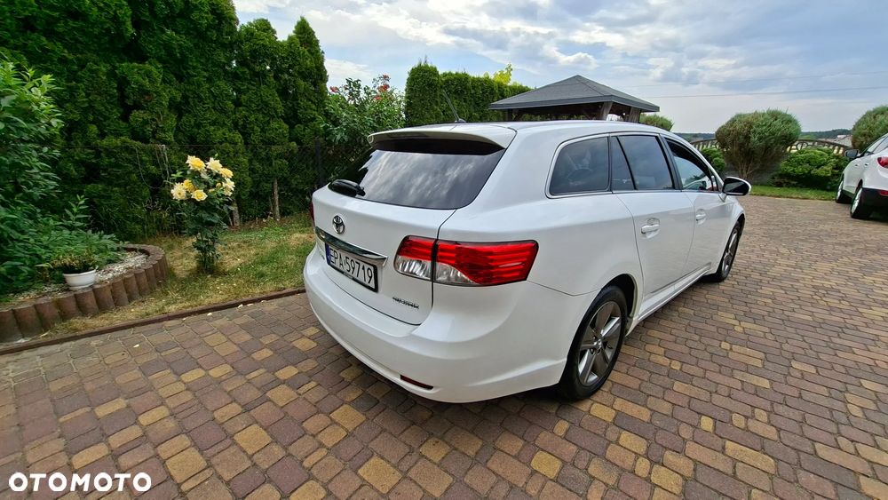 Toyota Avensis Touring Sports 1.8 Executive - 8