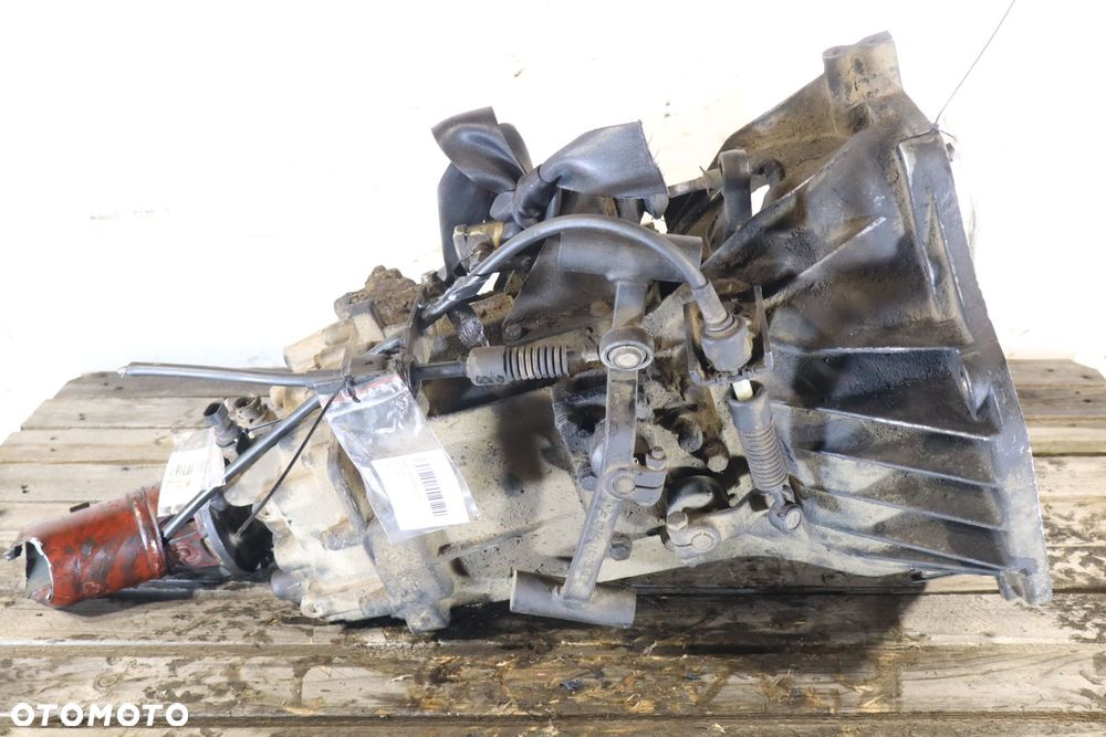 SKRZYNIA BIEGÓW 5 BIEGOWA IVECO 35 J12 5S270 - 4