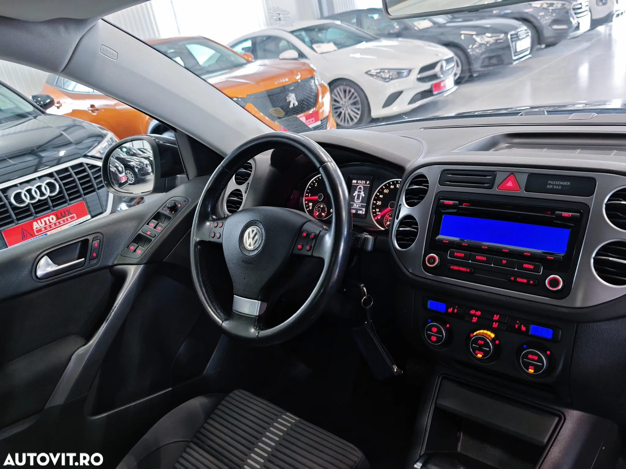 Volkswagen Tiguan 2.0 TDI 4Motion DSG Sport & Style - 11