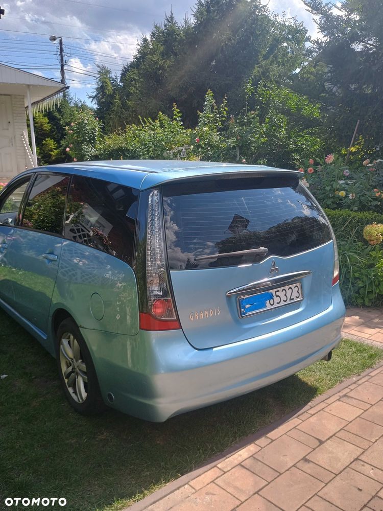 Mitsubishi Grandis - 4