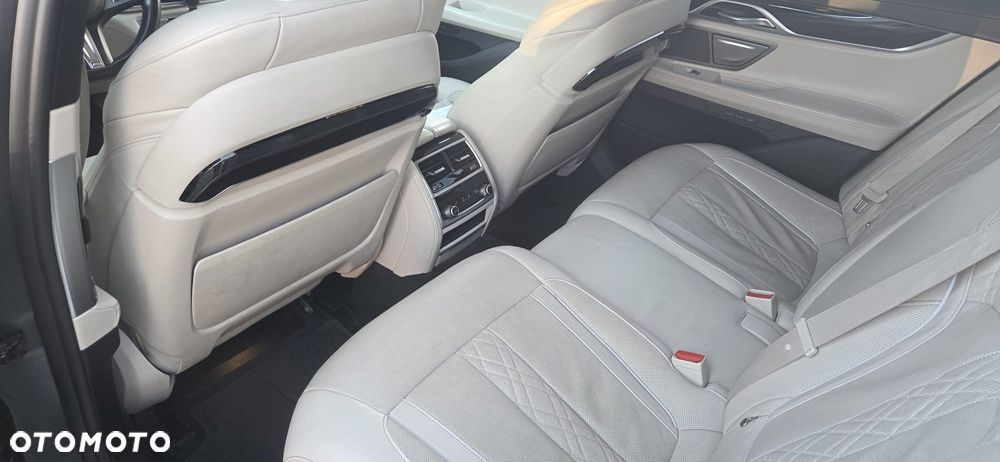 BMW Seria 7 750d xDrive - 5