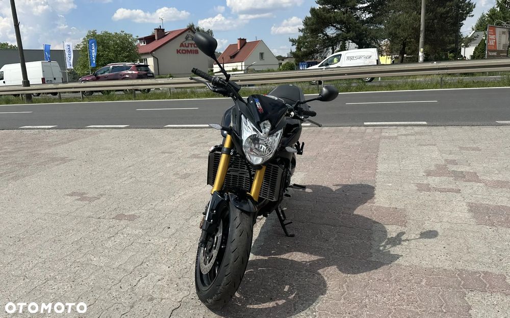Yamaha FZ8 - 6