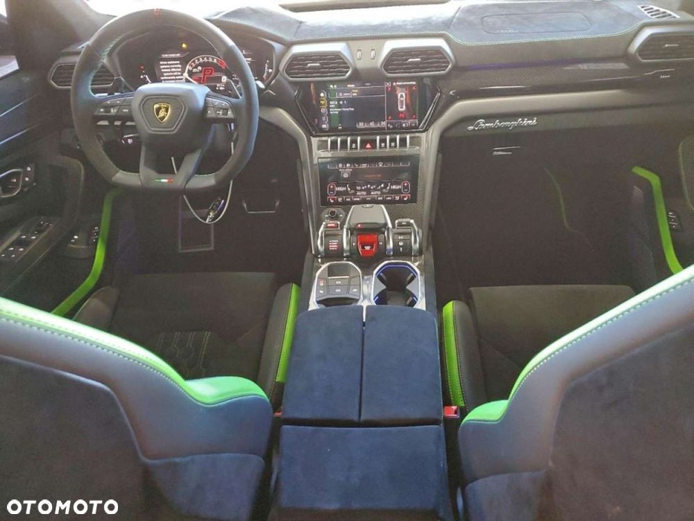 Lamborghini Urus - 8