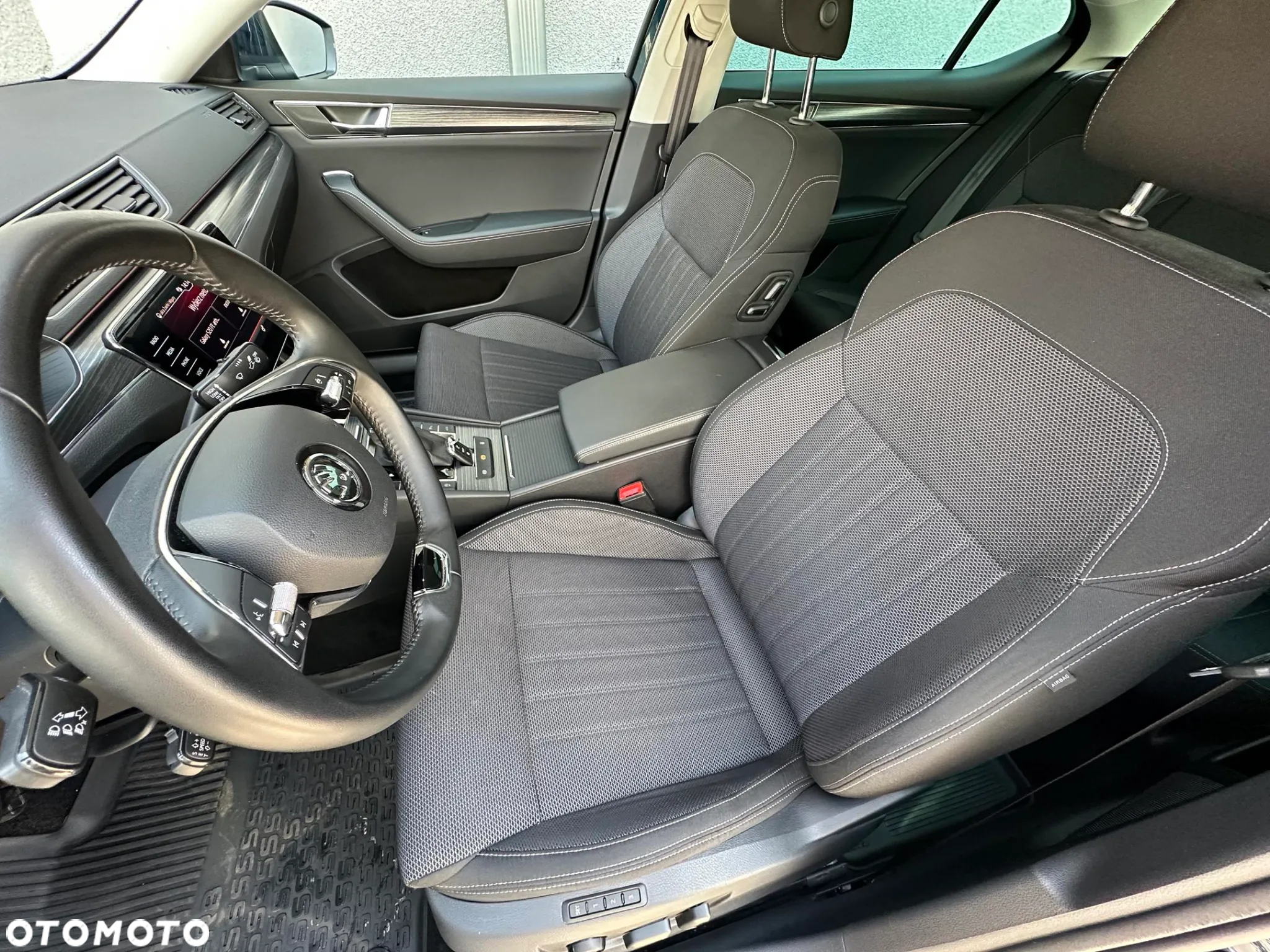 Skoda Superb 2.0 TDI SCR Style DSG - 10